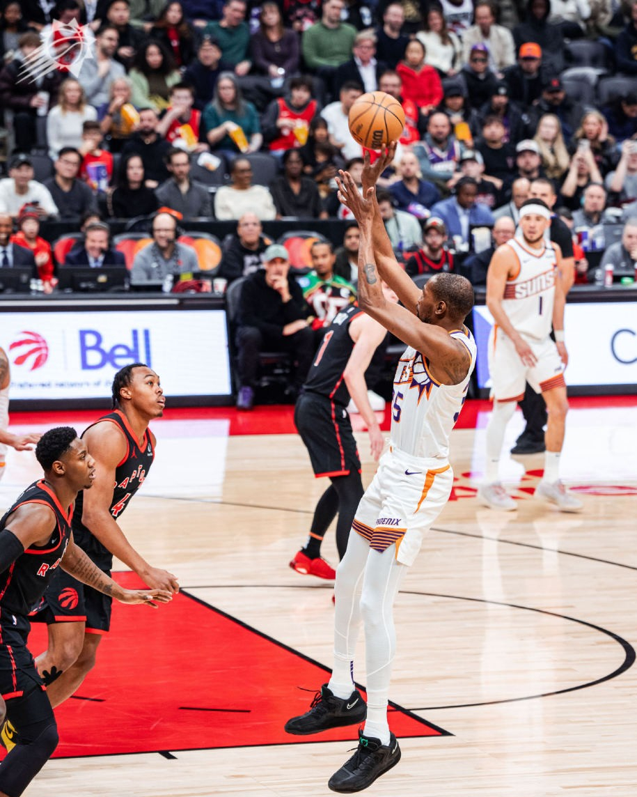 惊险逆袭！职业篮球联赛淘汰赛场面紧张刺激的简单介绍