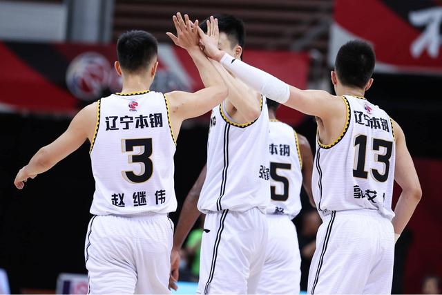 关于恒大仍坚守榜首，迎战江苏队实现六连胜的信息