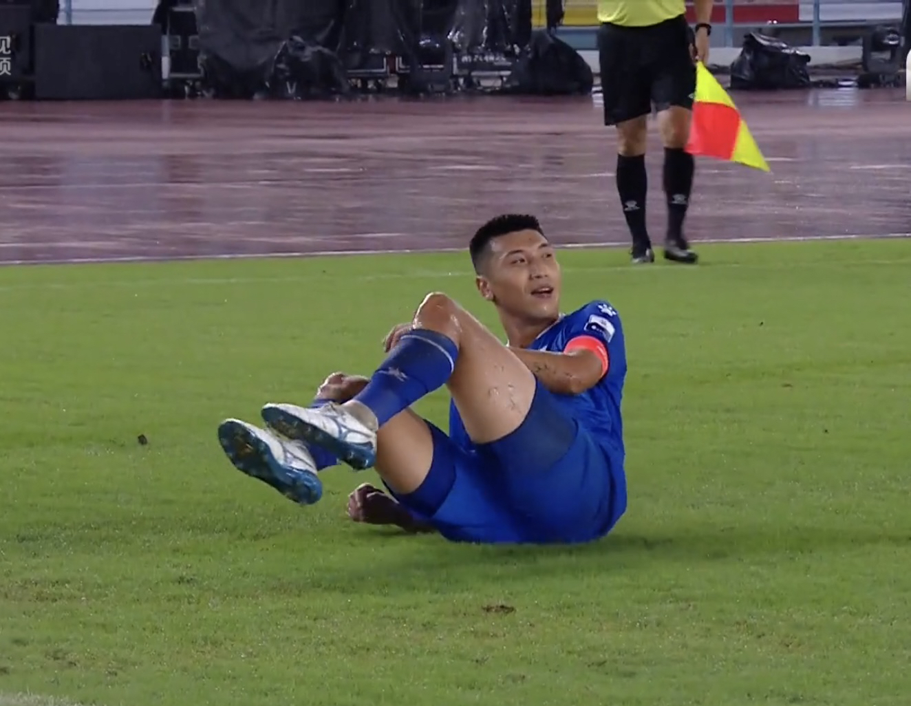 包含球队在比赛中犯错频频，输掉胜机的词条