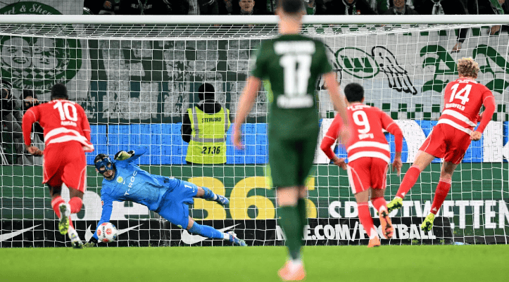 关于火力全开，球队在主场取得胜利的信息