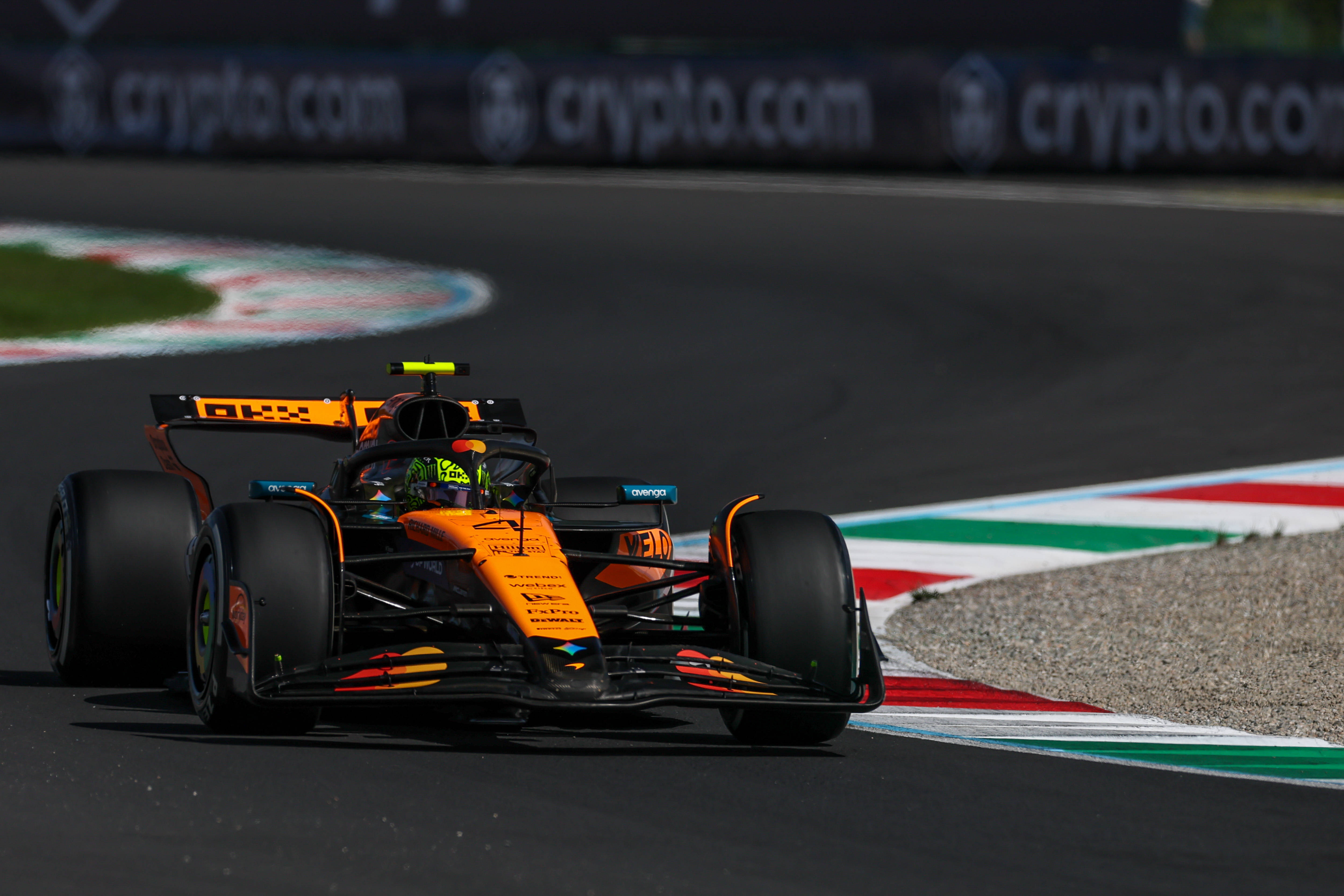 红牛车队险胜迈凯伦，勒克莱尔惊艳四座的简单介绍