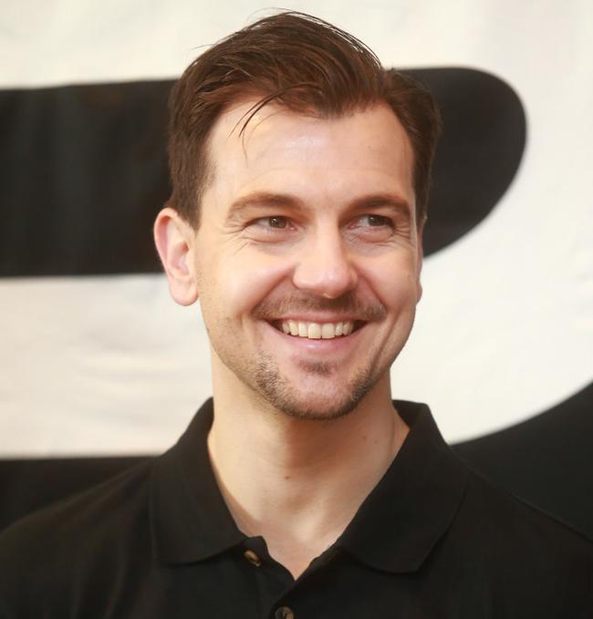 包含比利时乒乓球队绝地反击波兰乒乓球队，波尔惊艳世界的词条