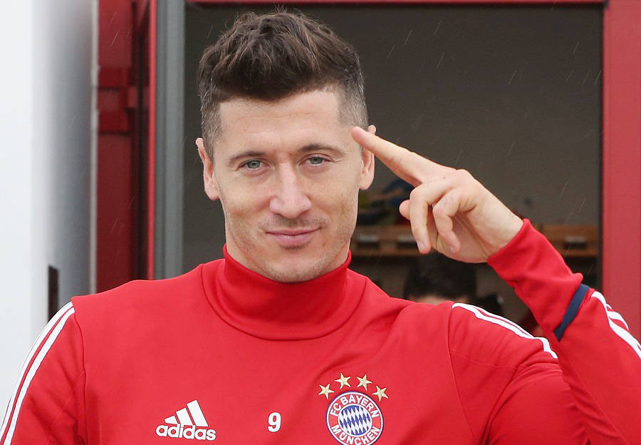 莱比锡红牛爆冷葡萄牙，莱万高光表现的简单介绍