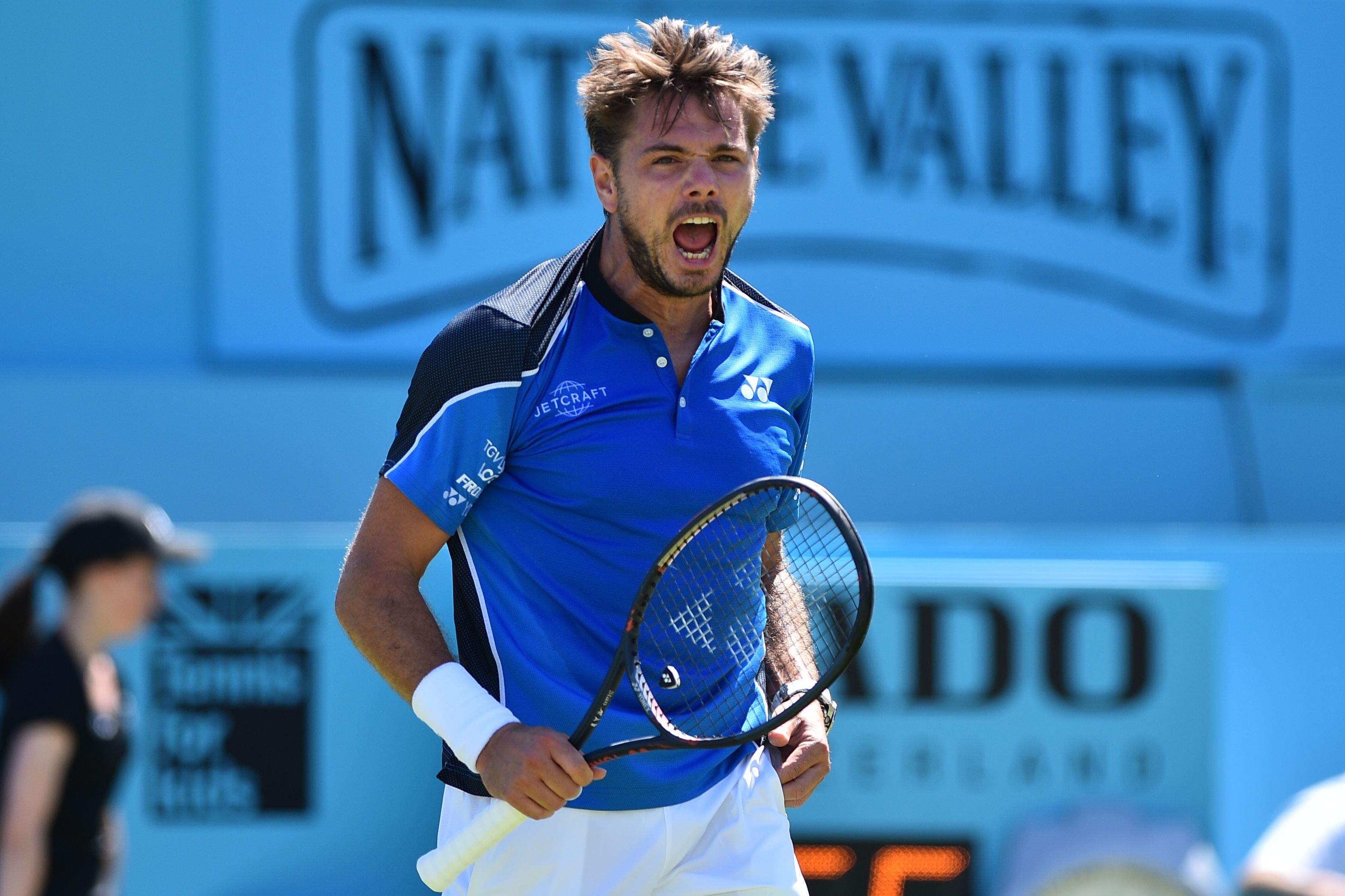 关于美国网球队强势西班牙网球队，瓦林卡高光表现的信息