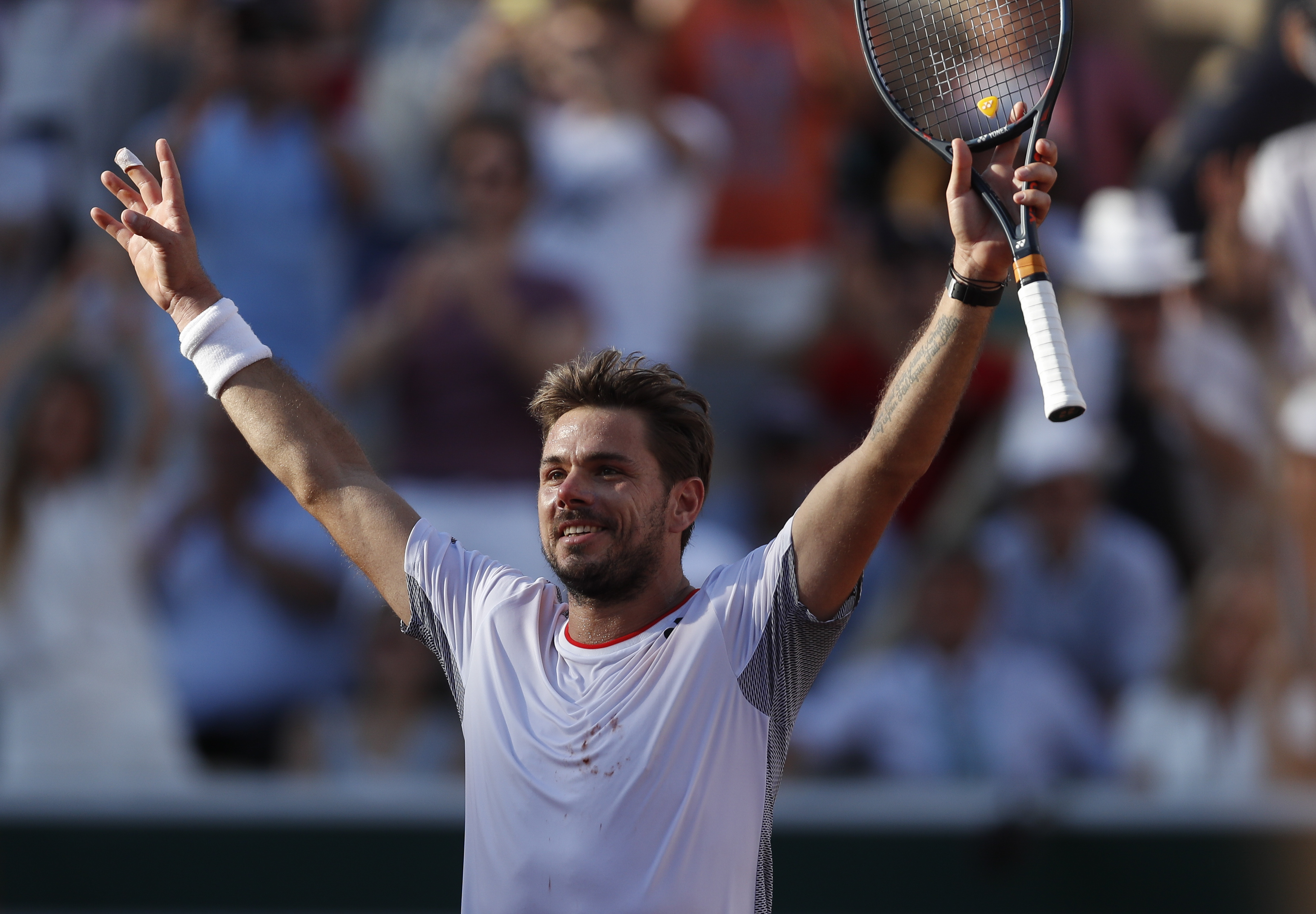 关于美国网球队强势西班牙网球队，瓦林卡高光表现的信息